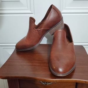 Pierre Dumas Size 6 MAY-135 Slip-on Mid-Heel Loafers EUC